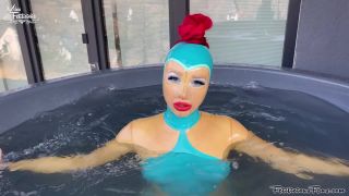 Latex Hot Tub Fun Quick View Porn - New Sex Videos Online-5