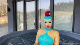 Latex Hot Tub Fun Quick View Porn - New Sex Videos Online-7