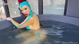 Latex Hot Tub Fun Quick View Porn - New Sex Videos Online-8