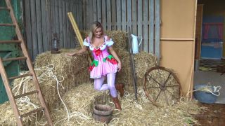 Amy Green () Amygreen - new vid behind the scenes shooting in the barn 18-10-2019-3