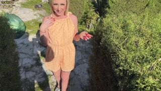 Taiga La Loca - Omas Gärtner fickt mich mitten im Garten - Extrem Öffentlich - Frem... 1080P - Germany-1
