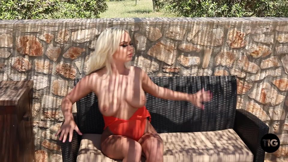 Sara Lou - Tangerine Dream - [Femdom porn]
